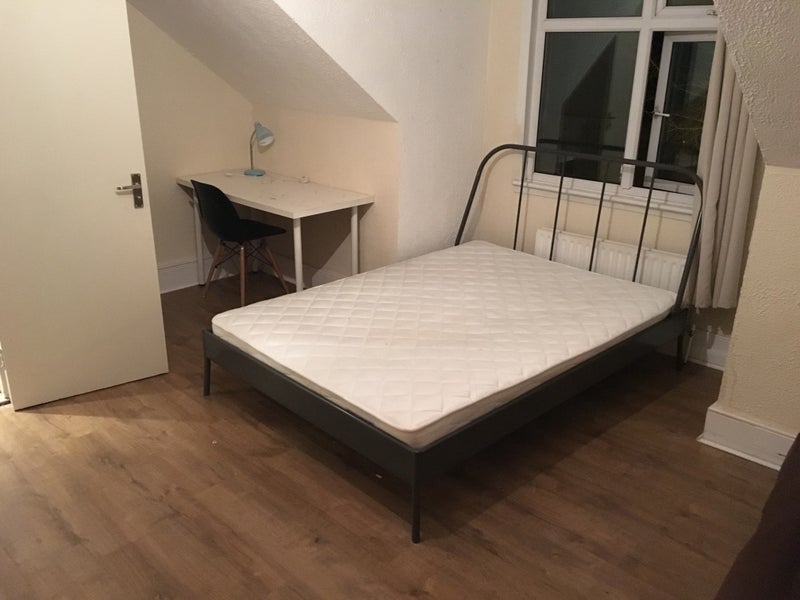 Room Wightman Road in Greater London