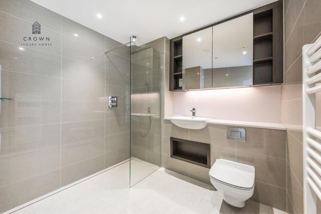 Flat Blackfriars Road in Greater London