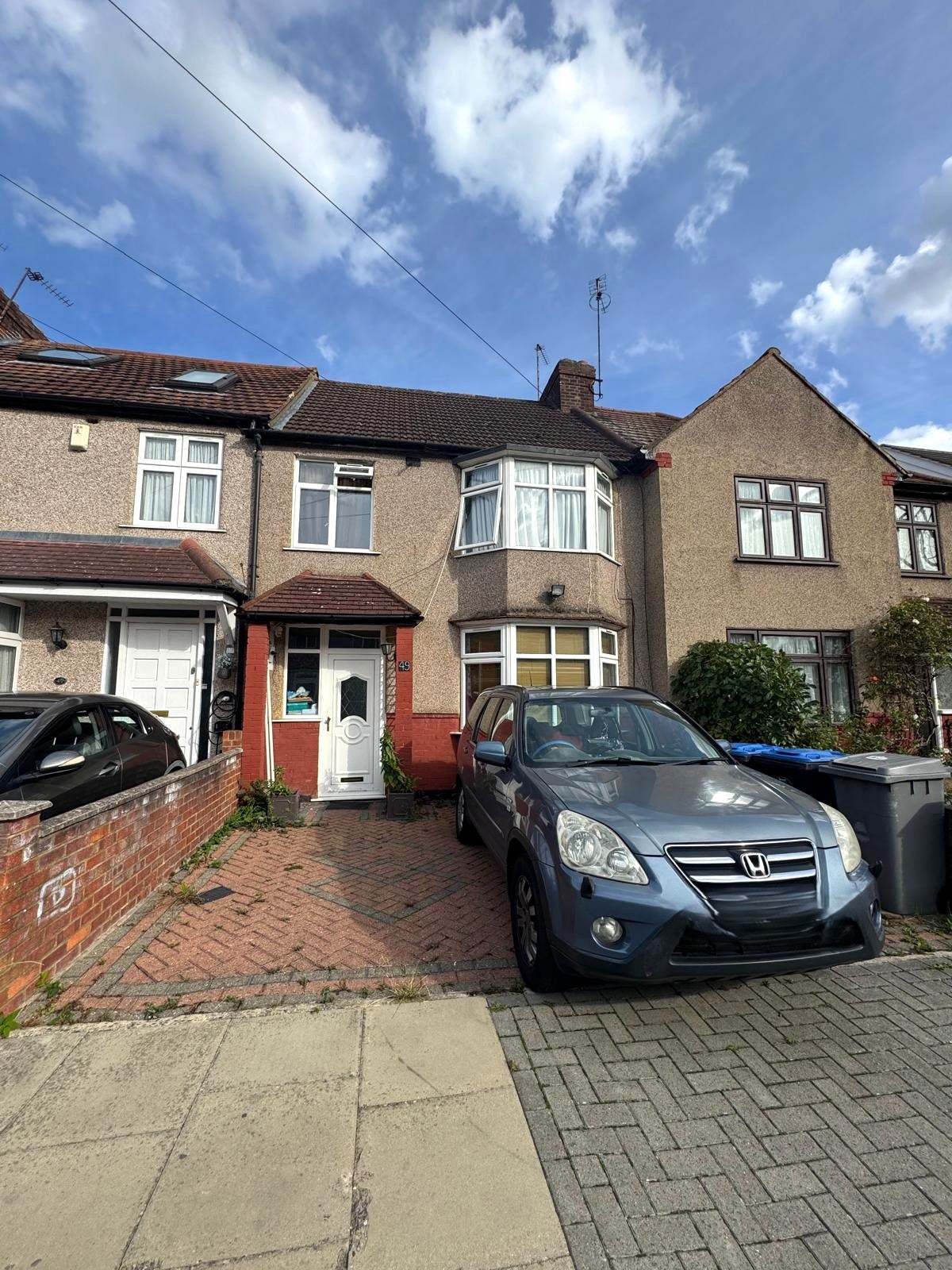House Cranleigh Gardens in Greater London