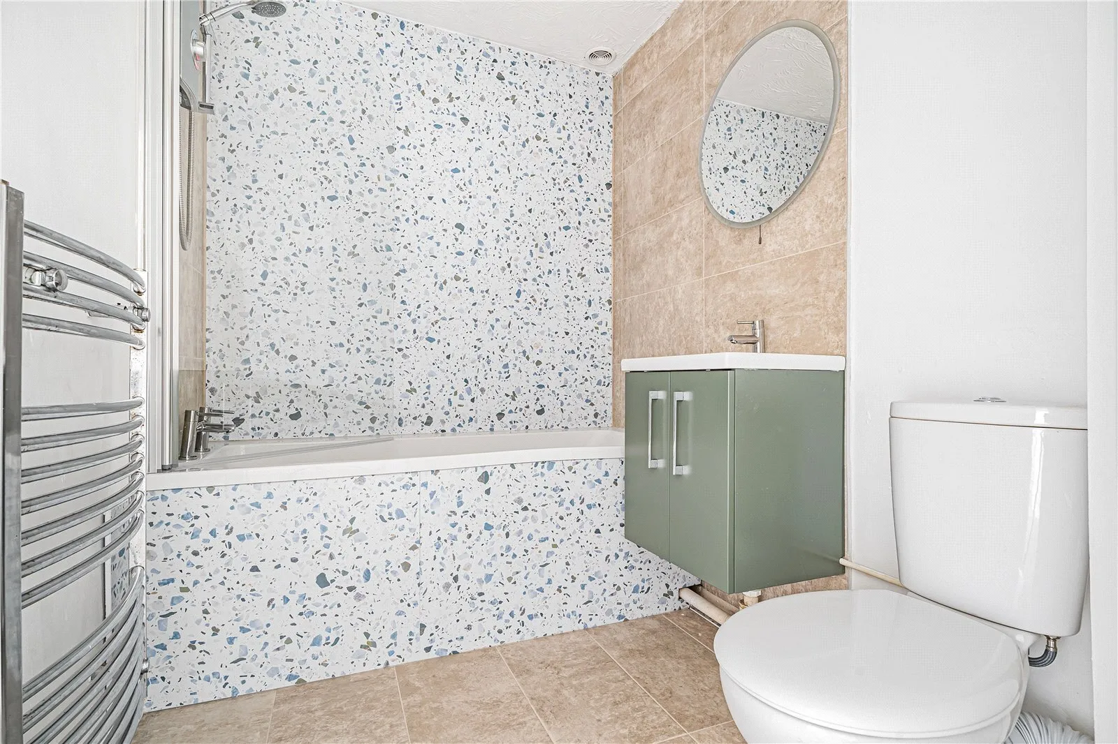 Flat Upton Close in Greater London