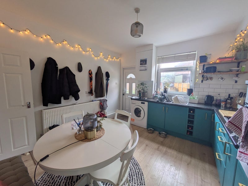 Room Woodseats Road in Sheffield