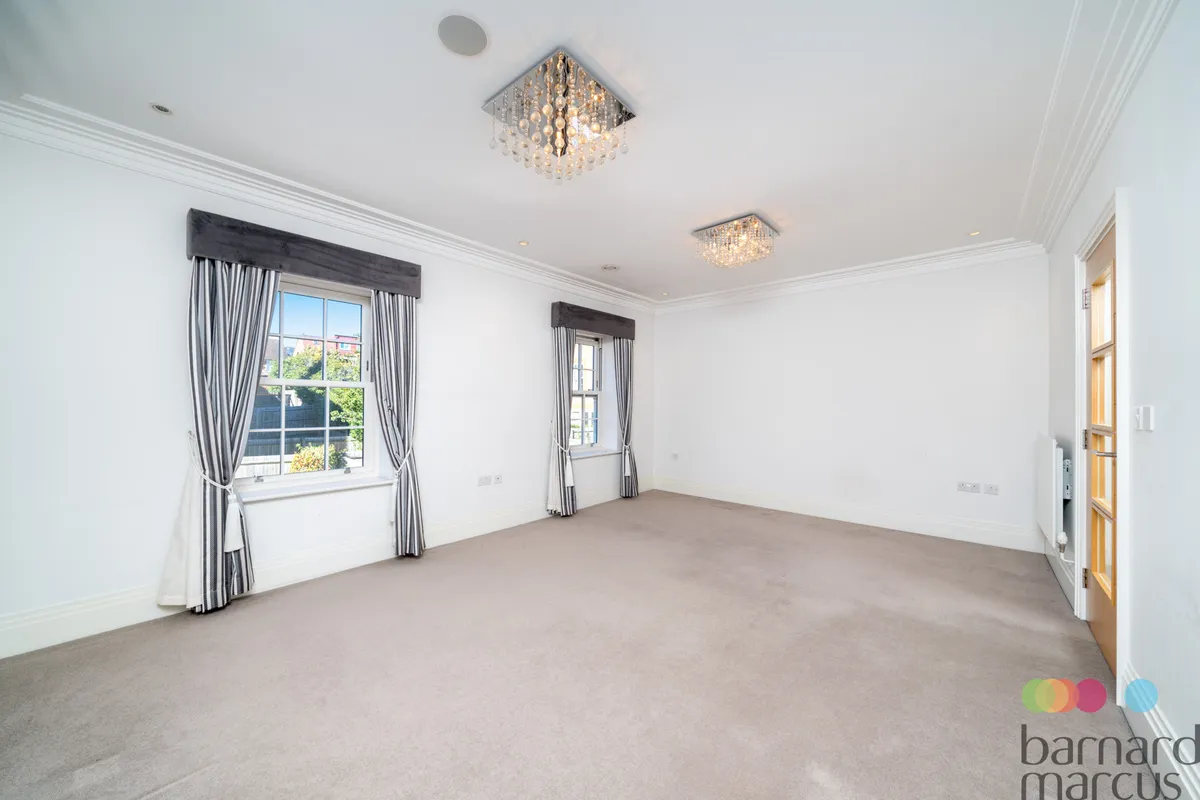 House Ashridge Close in Greater London