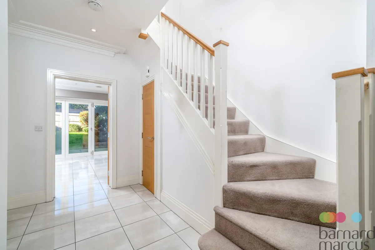 House Ashridge Close in Greater London