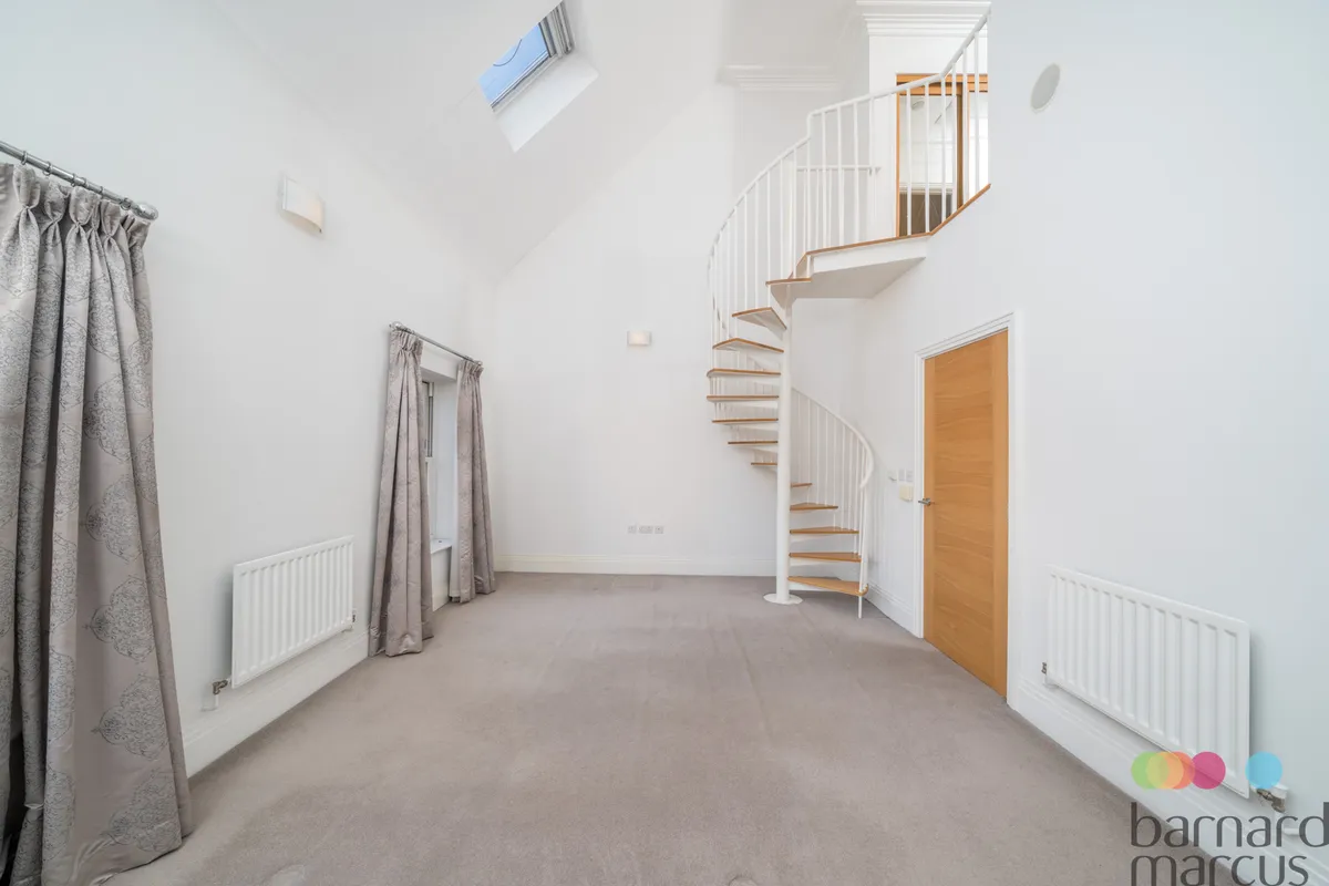 House Ashridge Close in Greater London