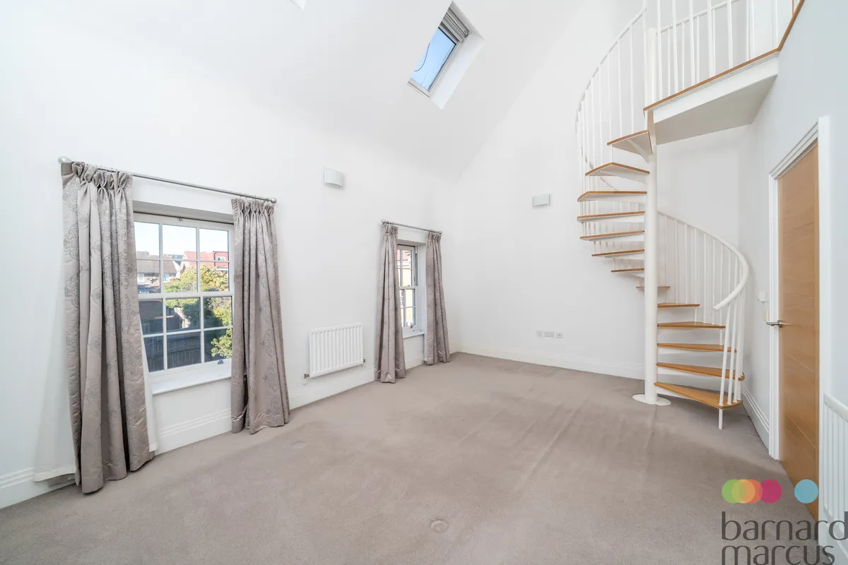 House Ashridge Close in Greater London