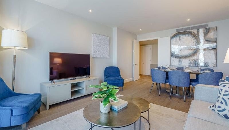 Flat Westferry Circus in Greater London