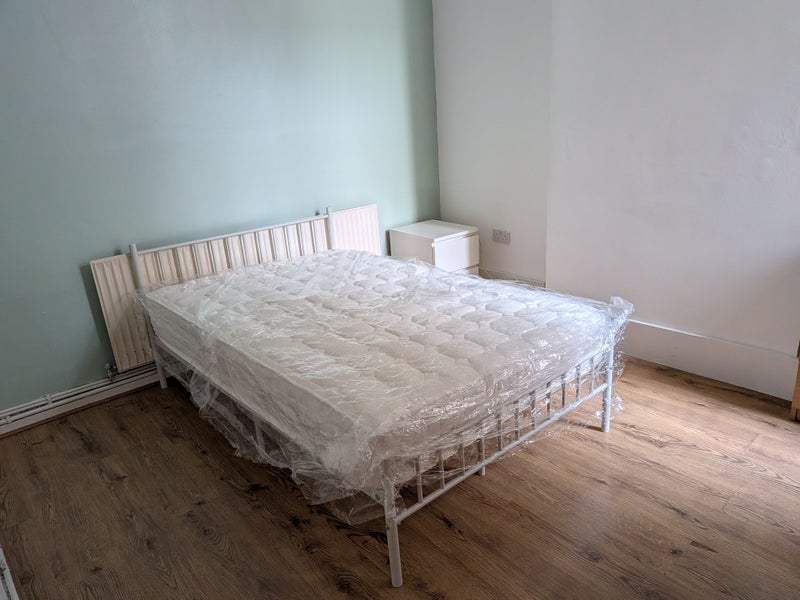 Room Wythes Road in Greater London