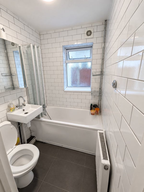 Room Wythes Road in Greater London