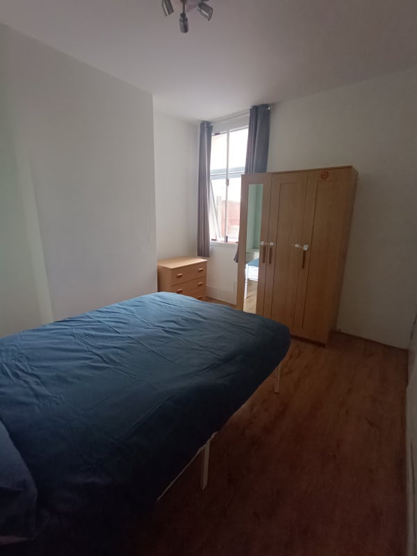 Room Wythes Road in Greater London