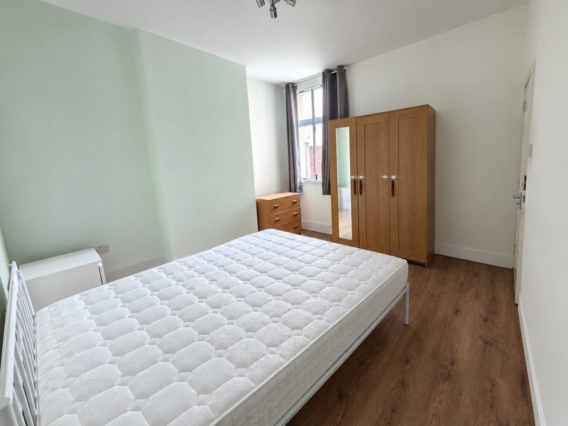 Room Wythes Road in Greater London