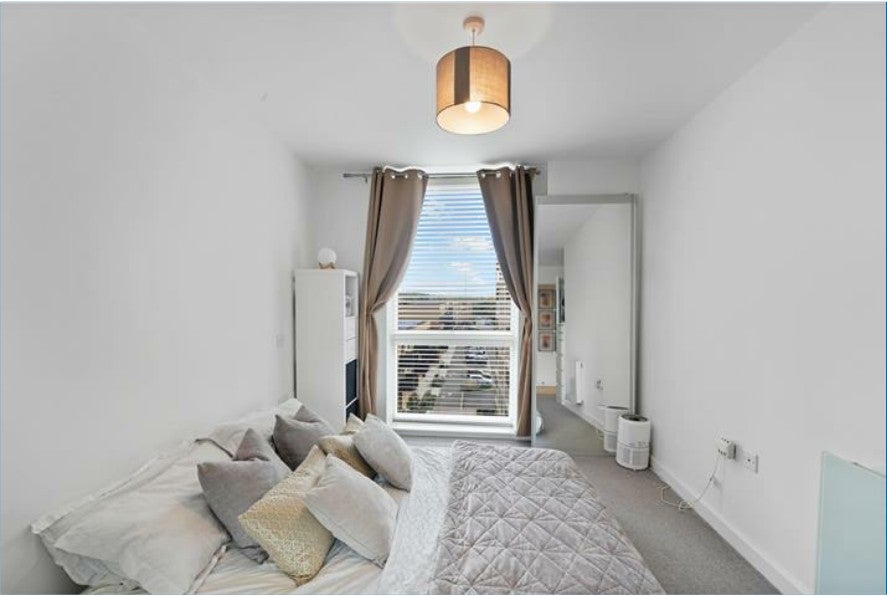 Flat Croxley View in Watford