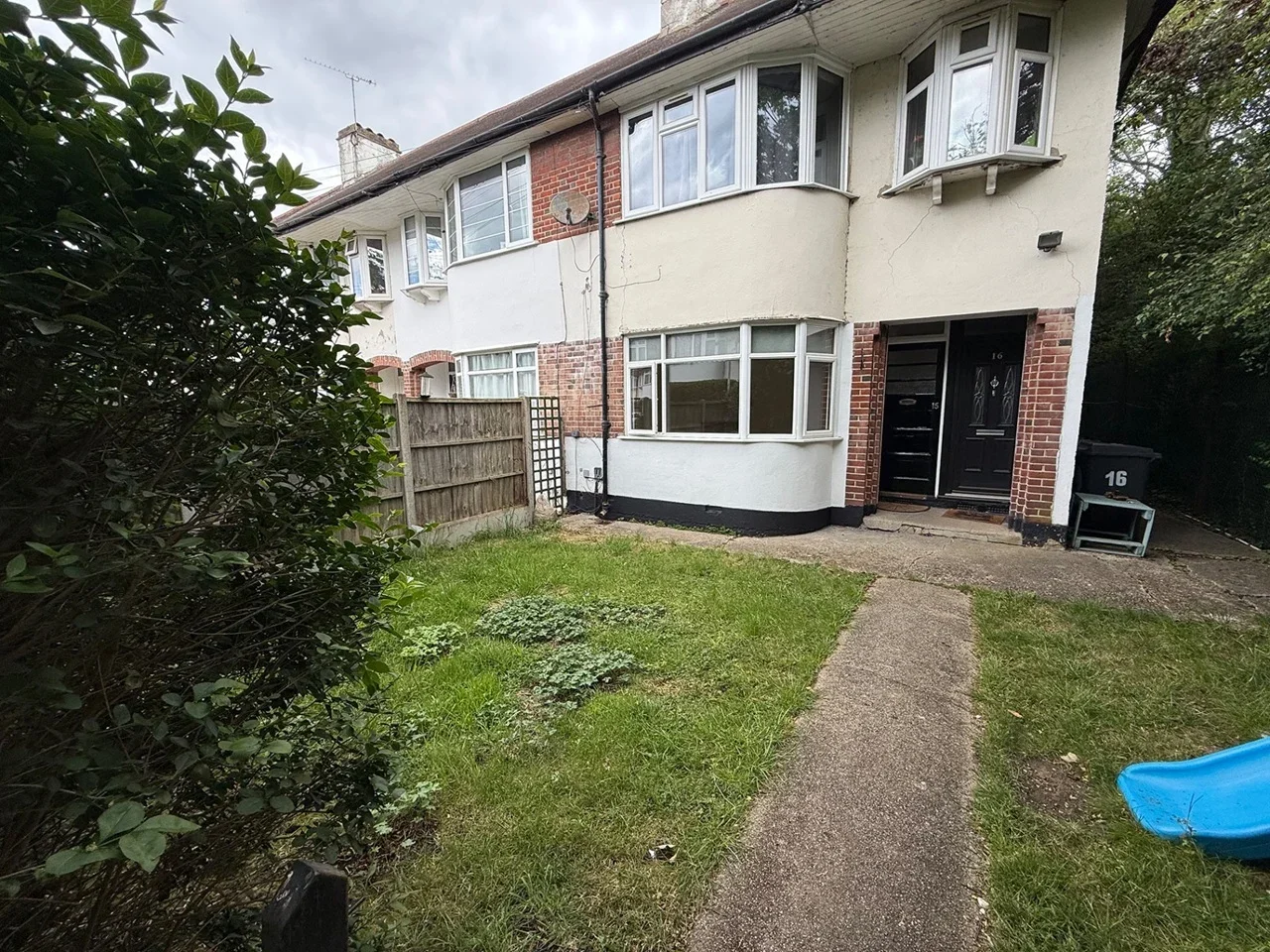 House Kingsley Gardens in Greater London