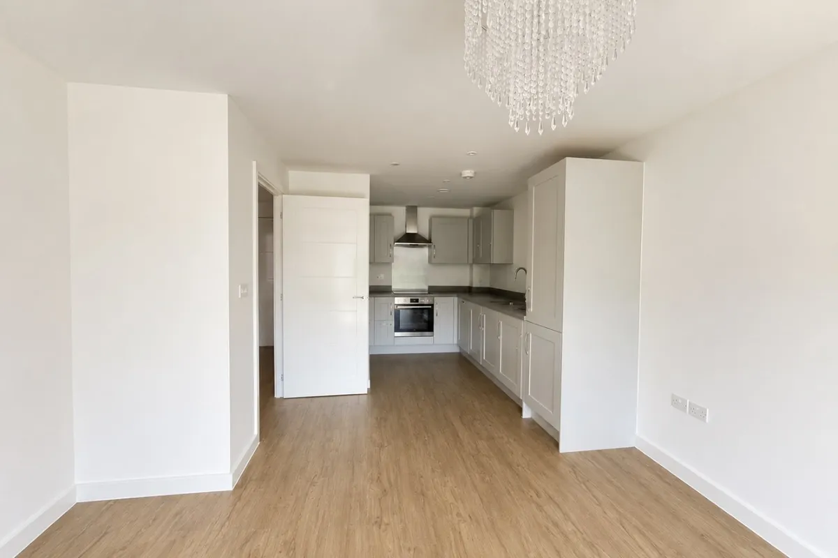 Flat John Thornycroft Road in Southampton