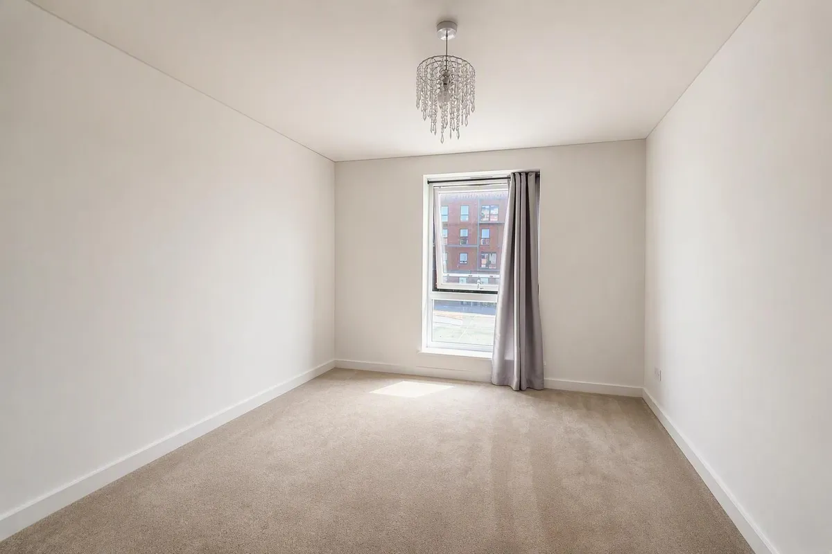 Flat John Thornycroft Road in Southampton