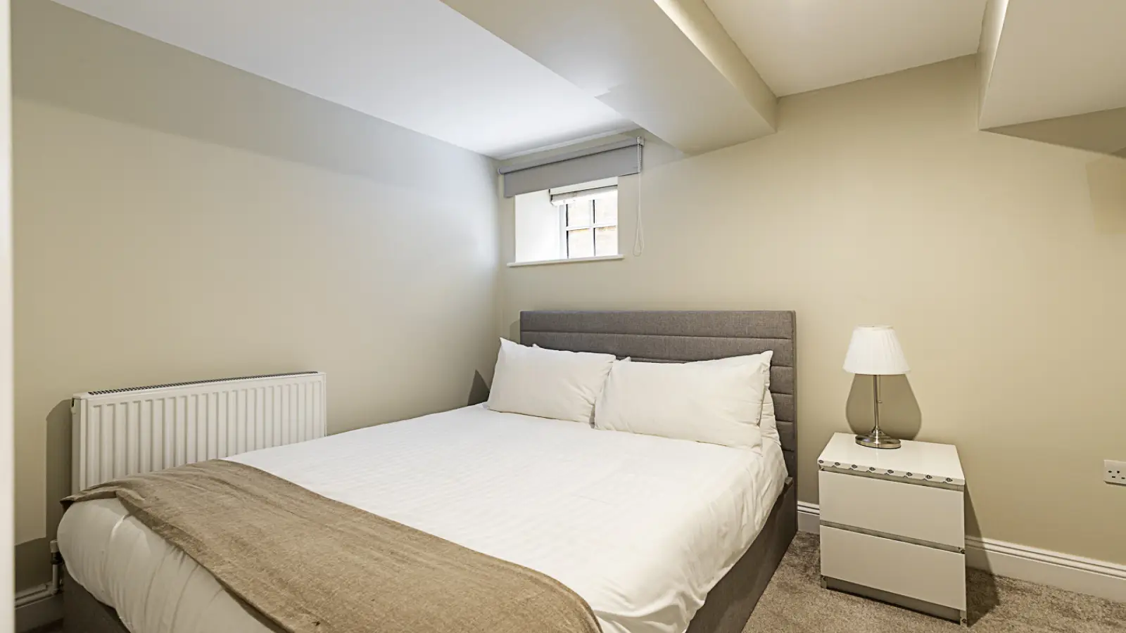 Flat Canfield Gardens in Greater London