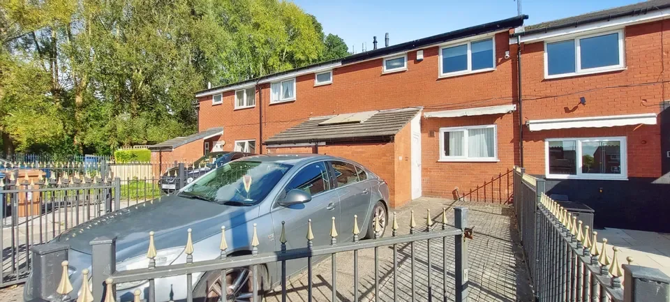 House Perkins Avenue in Salford