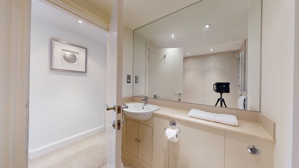 Flat Fulham Road in Greater London