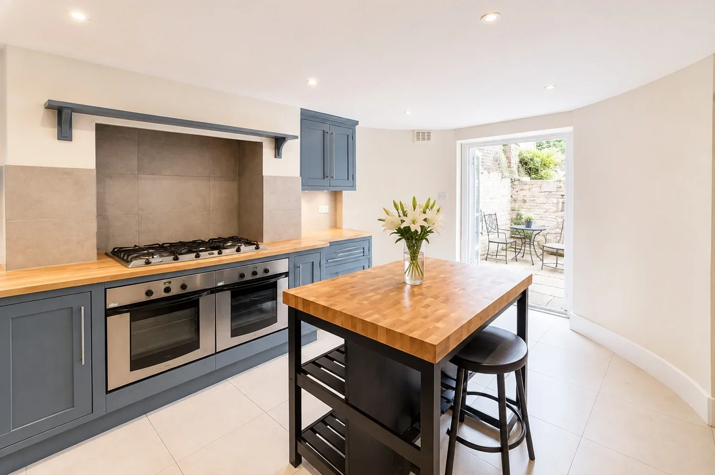House Cassland Road in Greater London