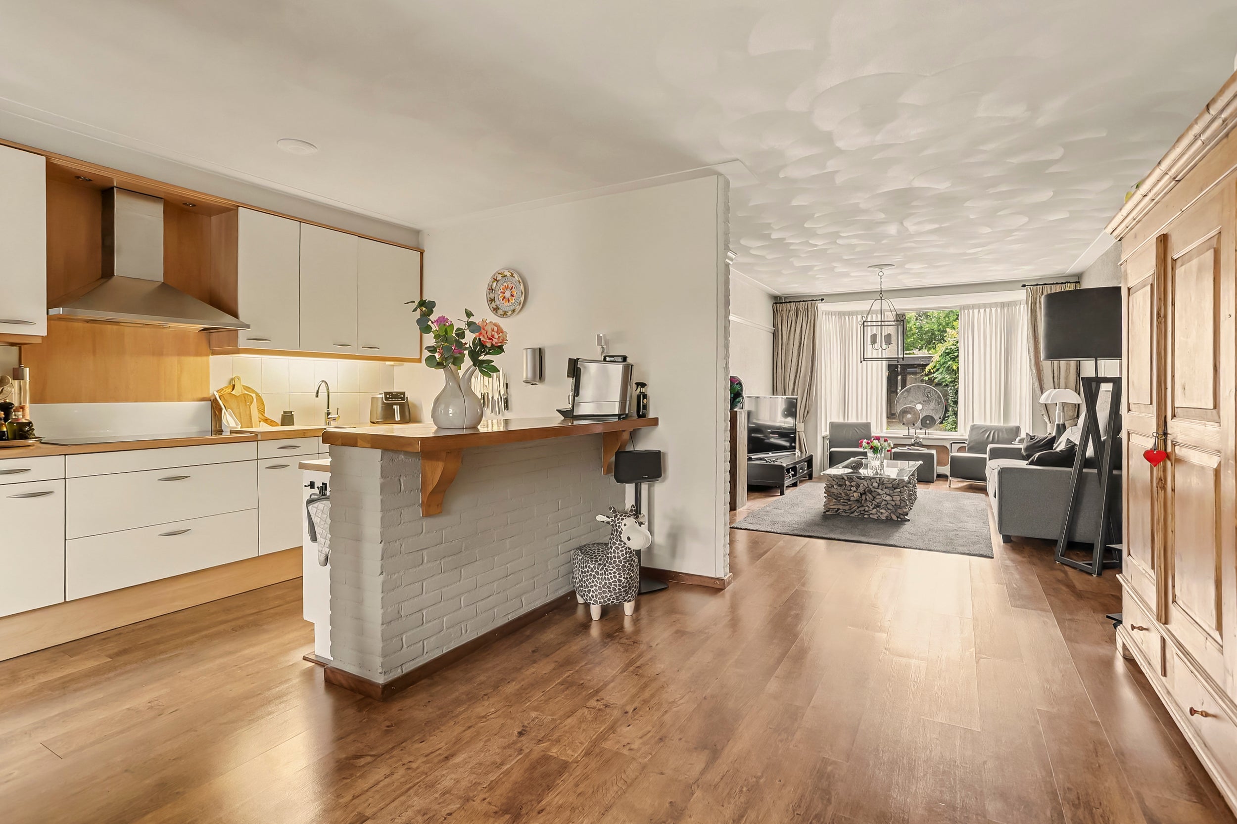 Tussenwoning te koop: Elzengaard 23, Goirle