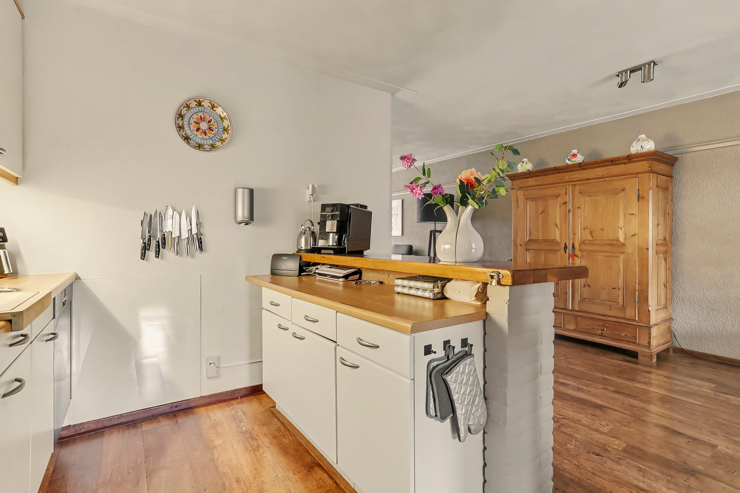 Tussenwoning te koop: Elzengaard 23, Goirle