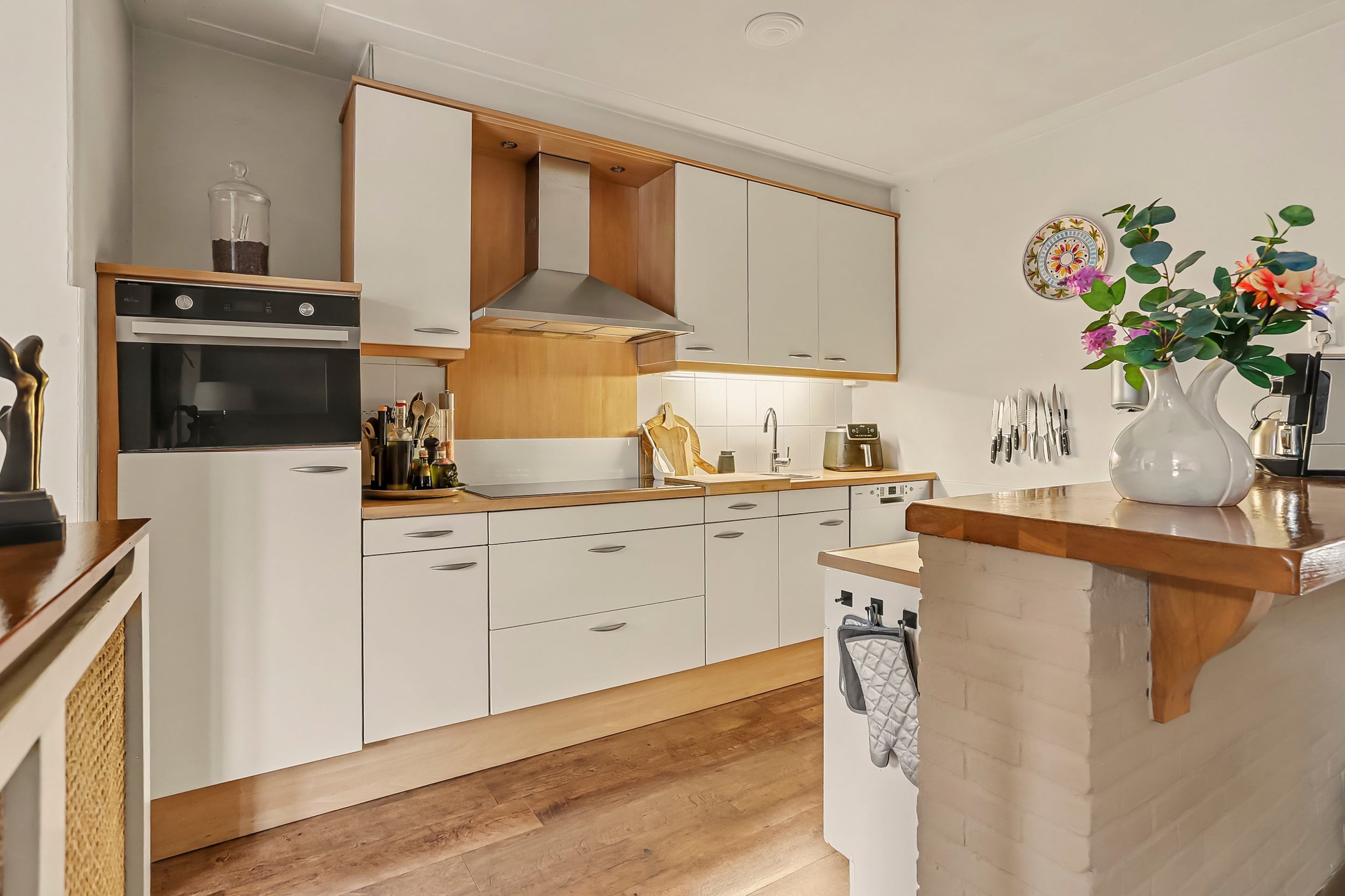 Tussenwoning te koop: Elzengaard 23, Goirle