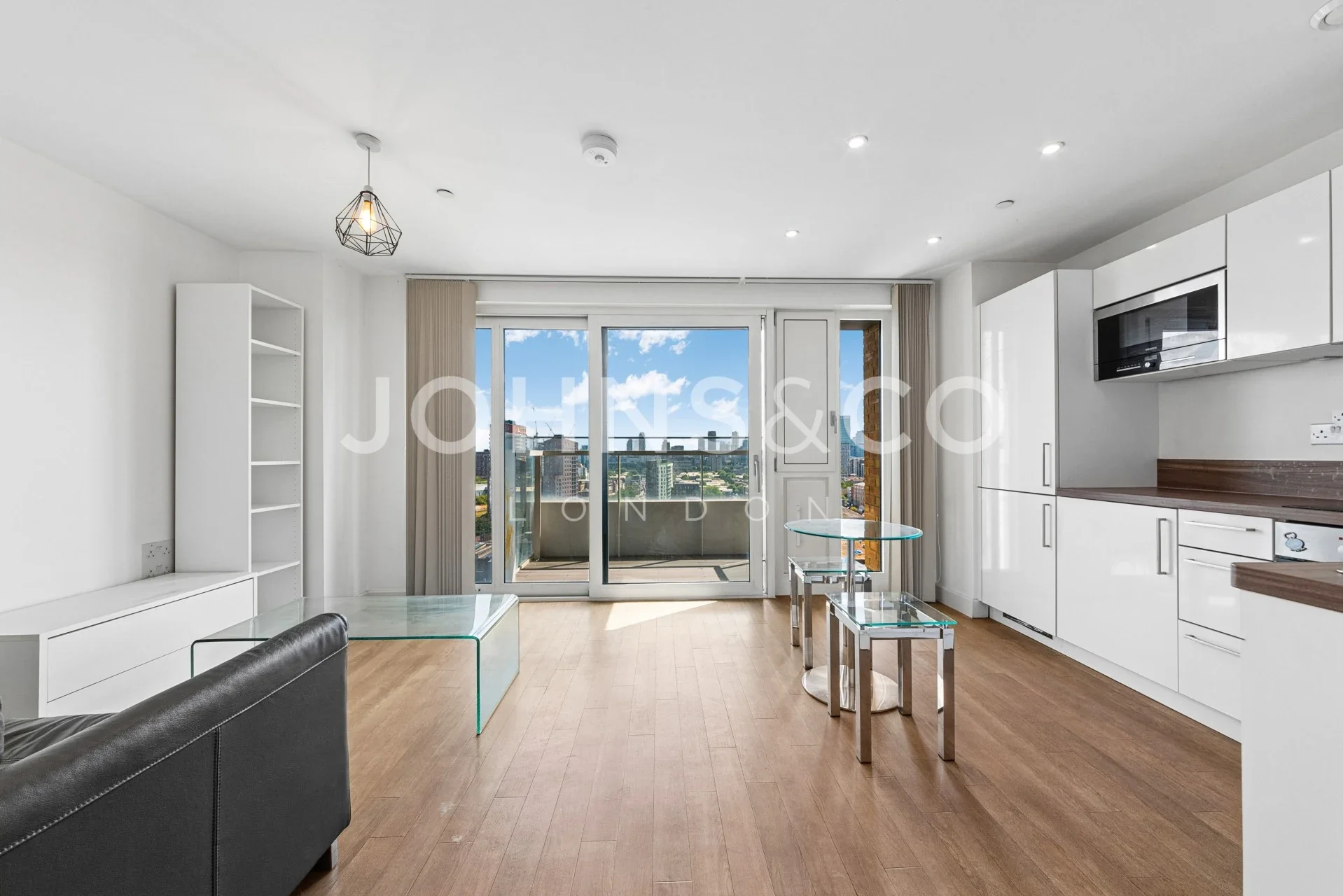 Flat Jefferson Plaza in Greater London