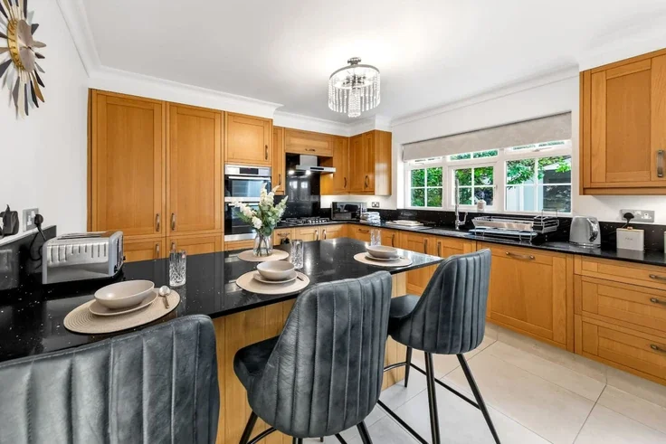 House Courtlands Close in Watford