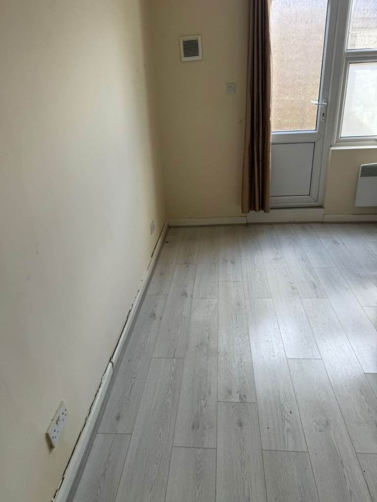 Flat Durlston Road in Greater London
