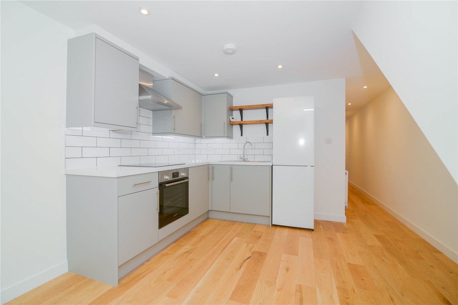 Flat Sandycombe Road in Greater London