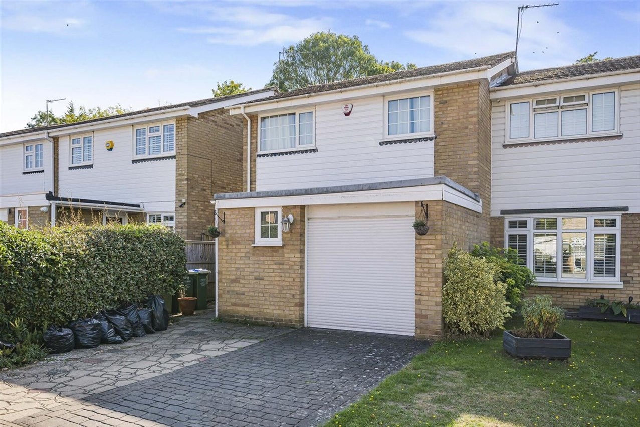 House Staple Close in Greater London