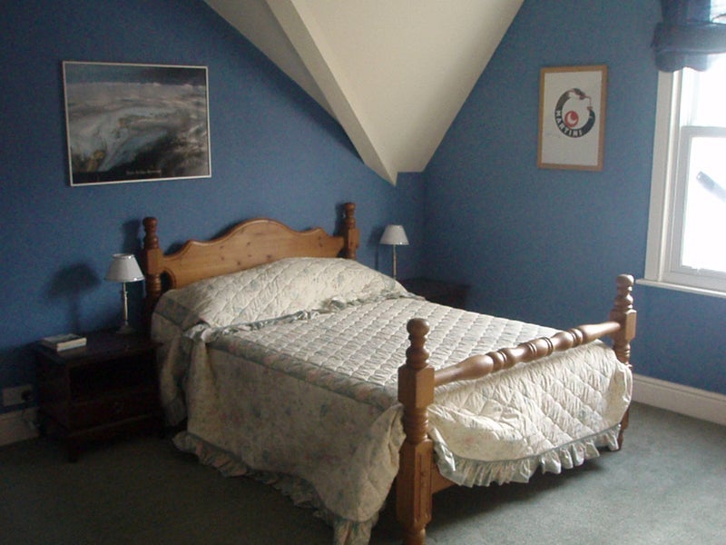 Room Moorland Road in Birmingham