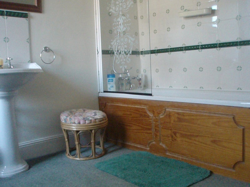 Room Moorland Road in Birmingham
