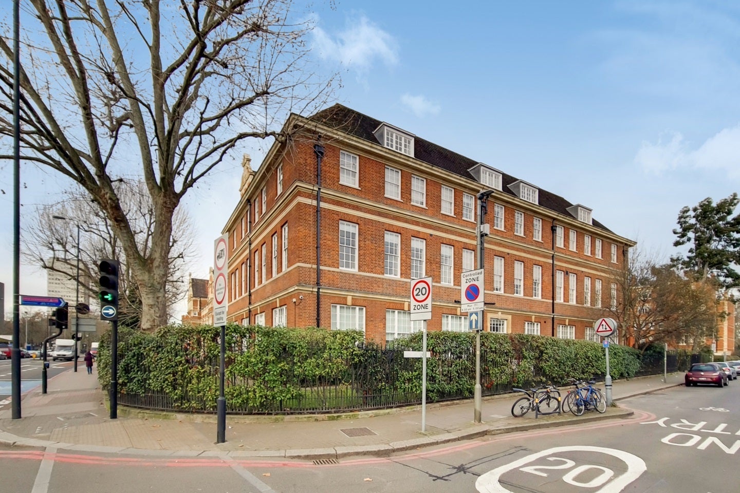 Flat Battersea Park Road in Greater London