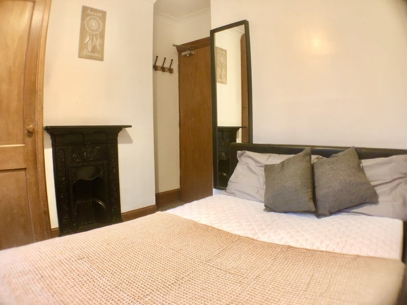 Room King Edward Road in Maidstone