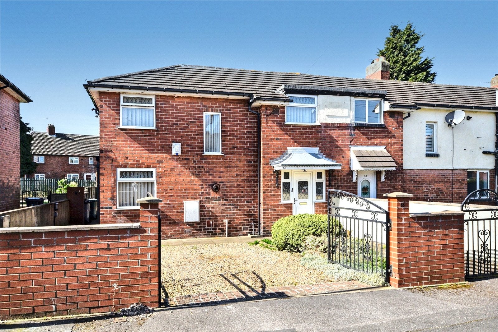 House Sissons Crescent in Leeds