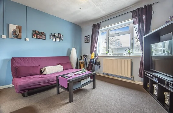 Flat Sheepcote Lane in Greater London