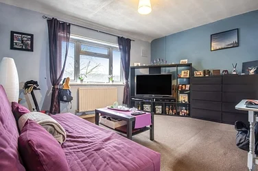 Flat Sheepcote Lane in Greater London