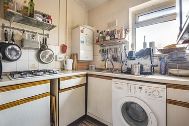 Flat Sheepcote Lane in Greater London
