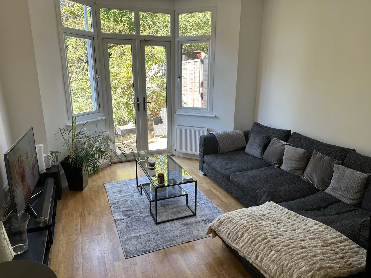 Room Palmerston Crescent in Greater London