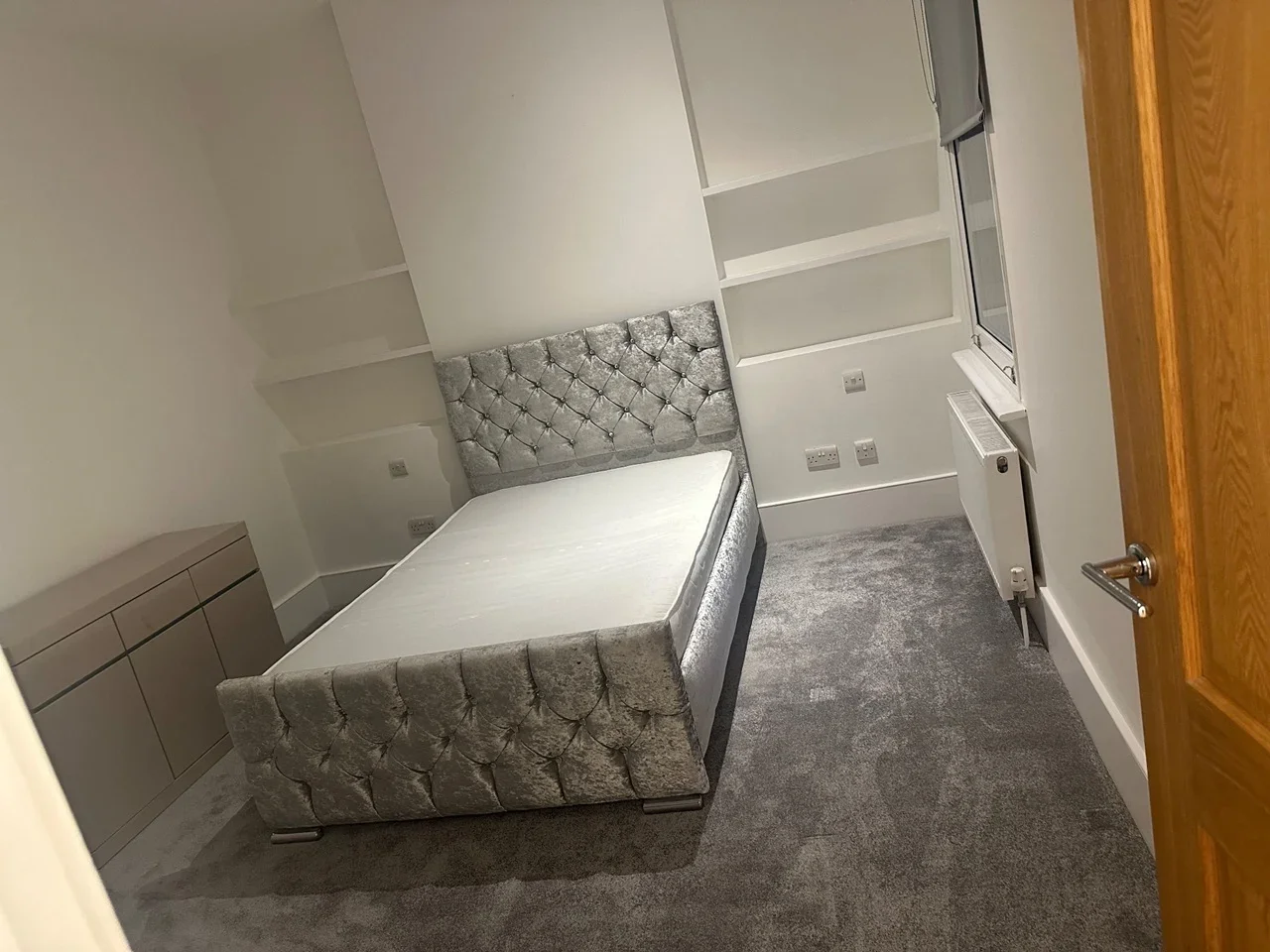 Room Palmerston Crescent in Greater London
