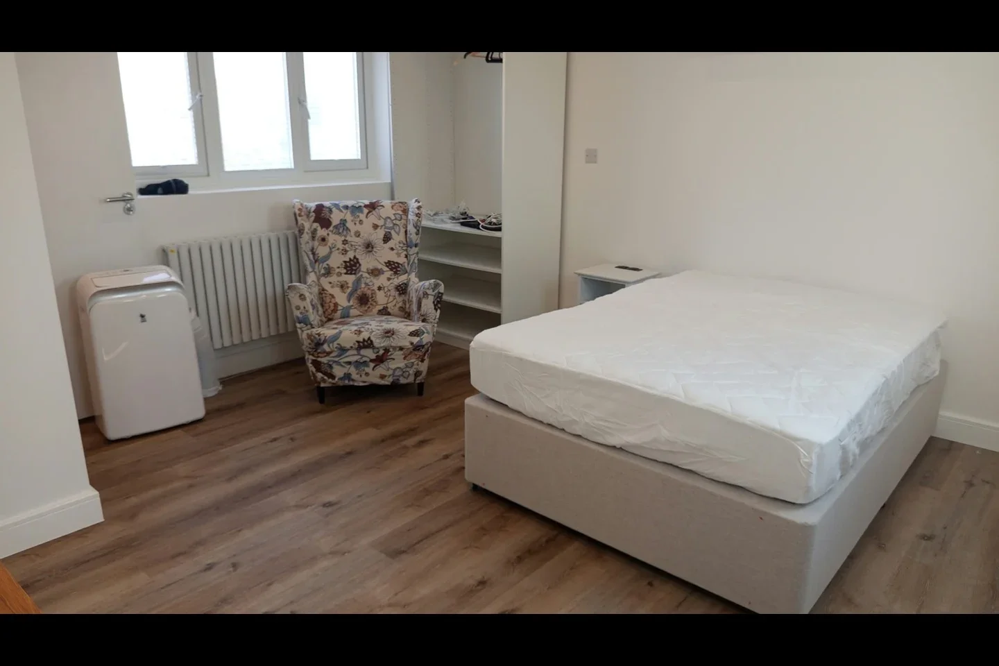 Flat Saint David's Place in Greater London