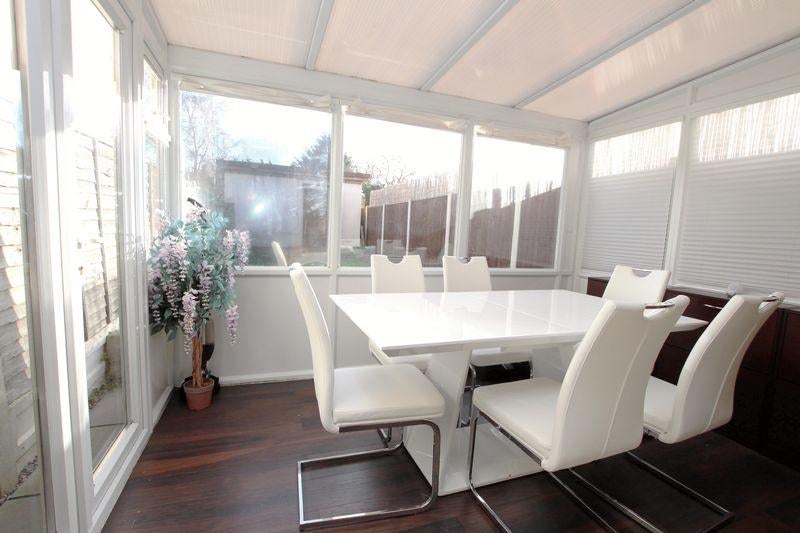 House Shearwood Crescent in Greater London