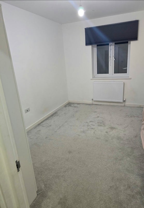 Room Purley Downs Road in Greater London