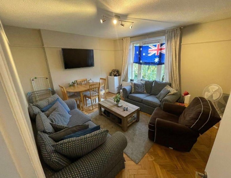 Room Henry Jackson Road in Greater London