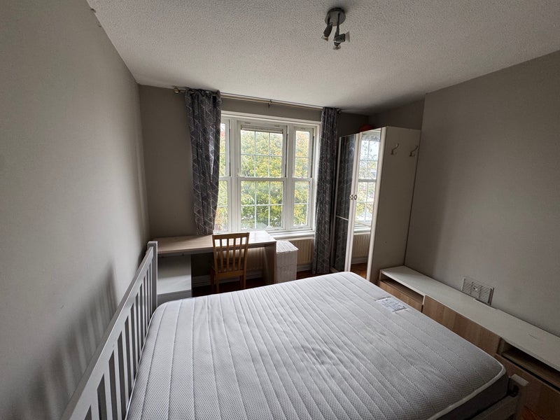 Room Henry Jackson Road in Greater London