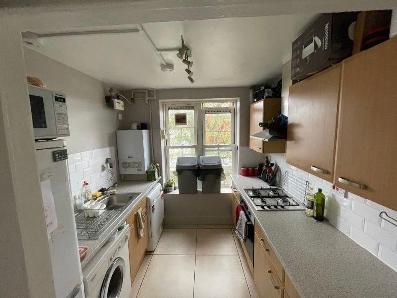 Room Henry Jackson Road in Greater London