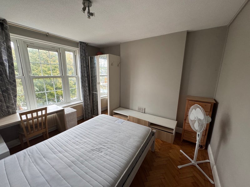 Room Henry Jackson Road in Greater London