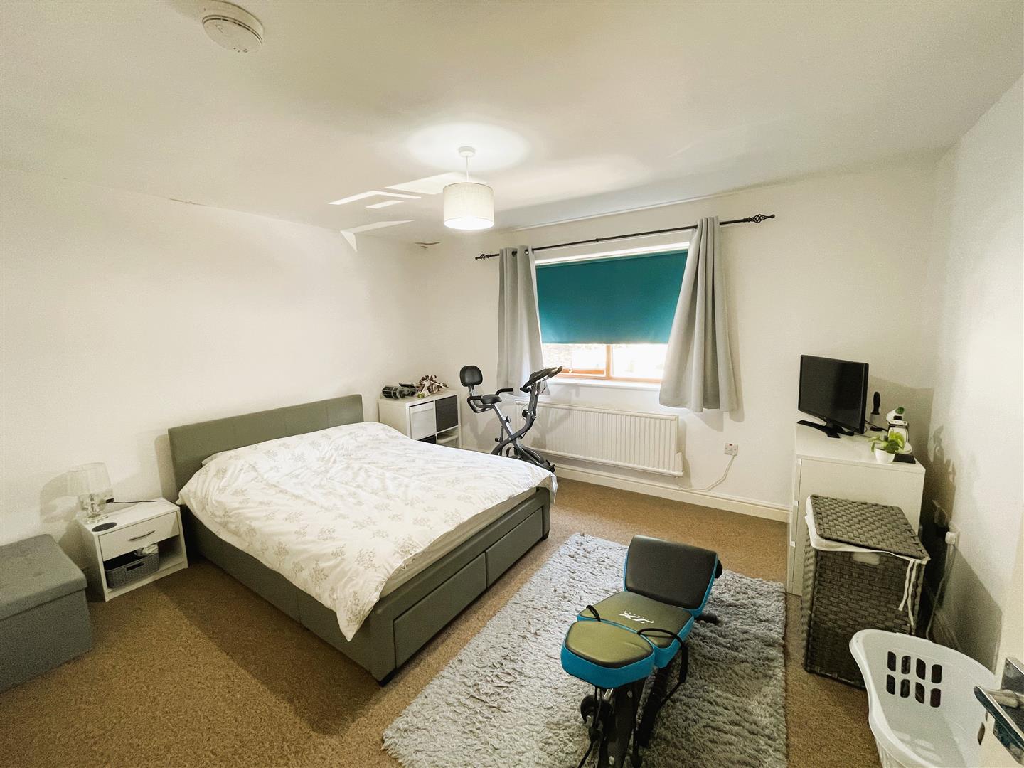 Flat Sunningdale Gardens in Southampton