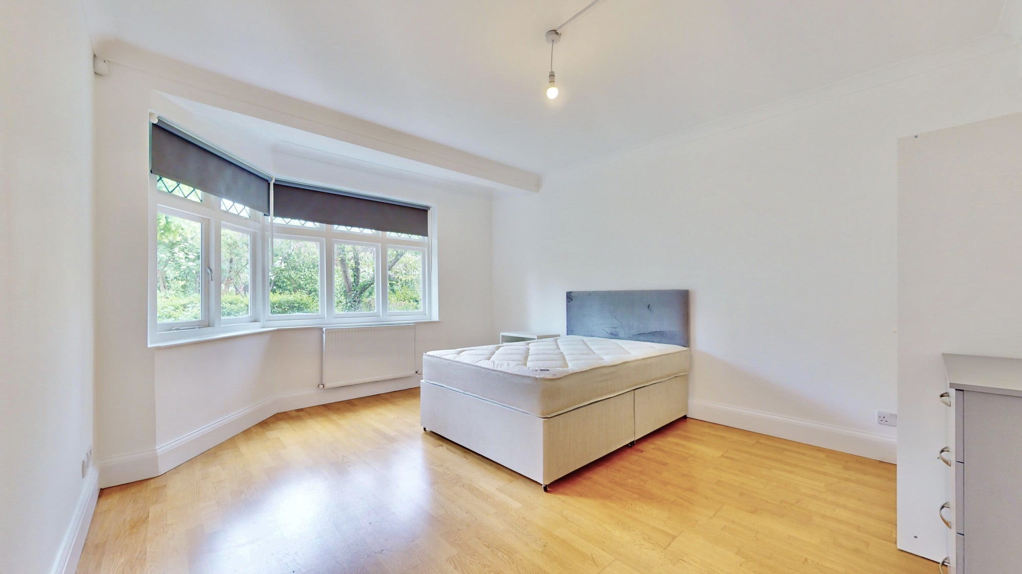 Room Princes Gardens in Greater London