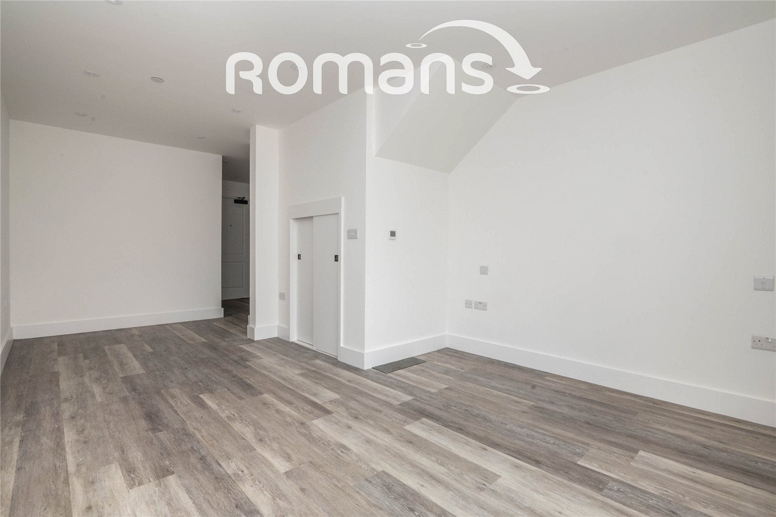 Flat Lyon Way in Camberley
